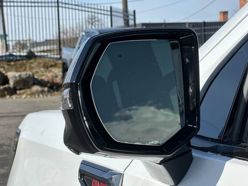 Used 2026 GMC Yukon AT4 image 57