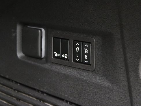 Used 2024 Chevrolet Tahoe Z71 image 41