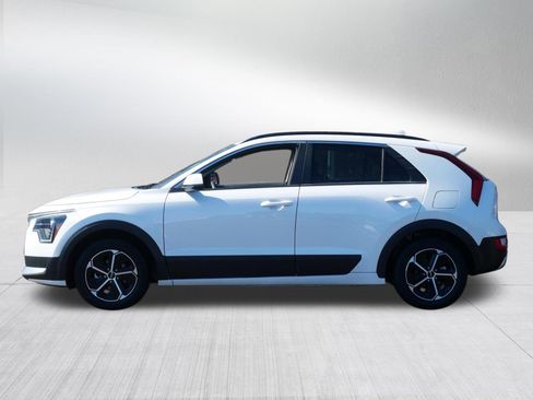 Certified 2023 Kia Niro LX image 4
