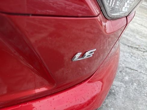 Used 2021 Toyota Corolla LE image 7