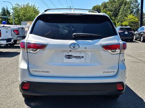 Used 2015 Toyota Highlander XLE AWD/4WD image 6