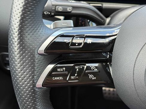 Used 2025 Mercedes-Benz GLA 250 image 22