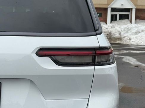New 2026 Jeep Grand Cherokee L 4WD image 12