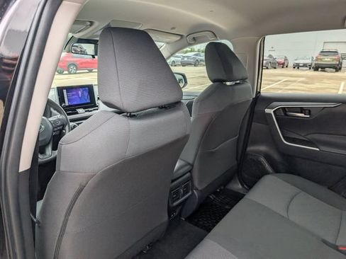 Used 2025 Toyota RAV4 XLE FWD image 25