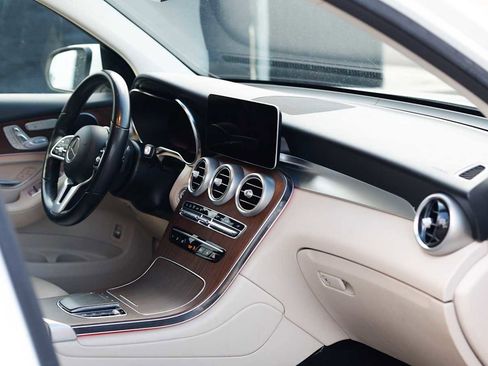 Used 2022 Mercedes-Benz GLC 300 4MATIC image 18