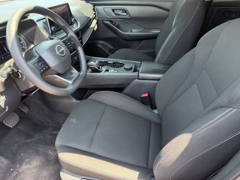 Used 2025 Nissan Rogue S AWD/4WD image 12
