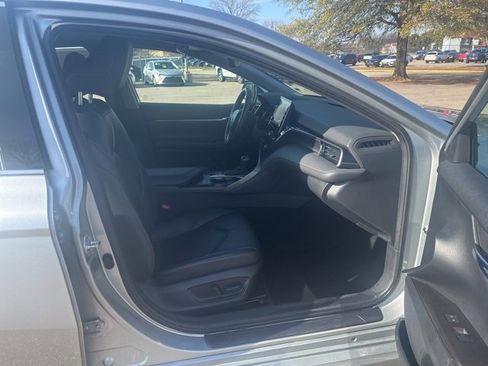 Used 2024 Toyota Camry XSE image 11