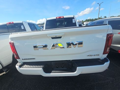 Used 2026 RAM 2500 Laramie AWD/4WD image 17