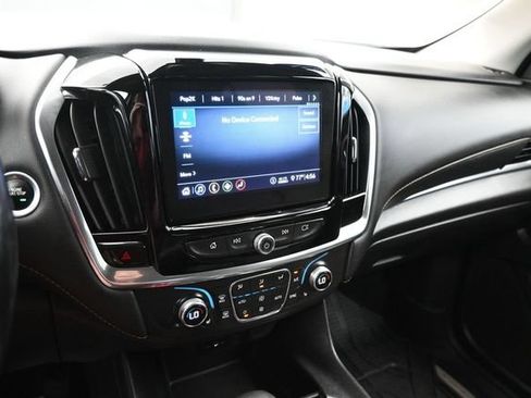 Used 2021 Chevrolet Traverse LT FWD image 17
