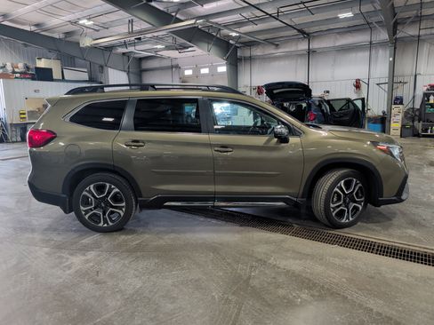 Used 2023 Subaru Ascent Limited w/ Technology Package image 2