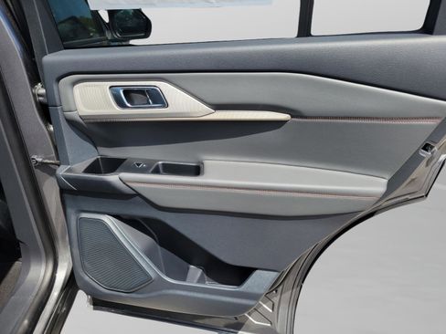 New 2026 Ford Explorer Active RWD image 25