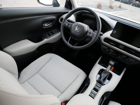 Certified 2026 Honda HR-V LX image 9