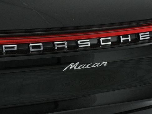 New 2026 Porsche Macan image 22
