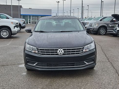 Used 2019 Volkswagen Passat 2.0T Wolfsburg image 9