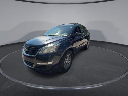 Used 2017 Chevrolet Traverse LS image 3