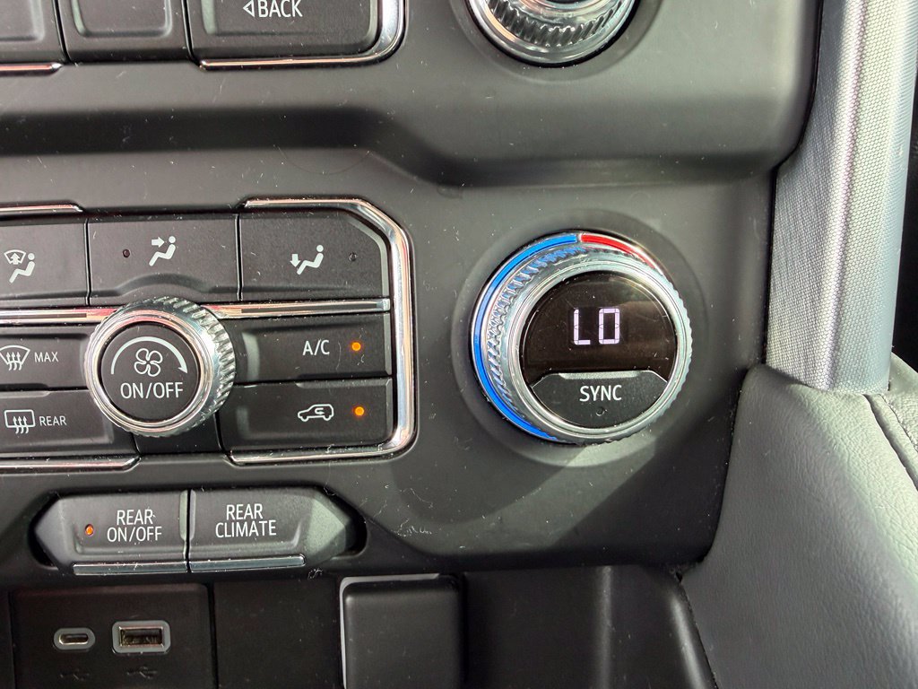 Used 2022 GMC Yukon SLE w/ Gmc Pro Safety Plus Package AWD/4WD image 9