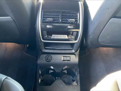 Used 2025 BMW X7 xDrive40i w/ M Sport Package AWD/4WD image 36