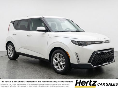 Used 2025 Kia Soul LX w/ LX Technology Package FWD image 1