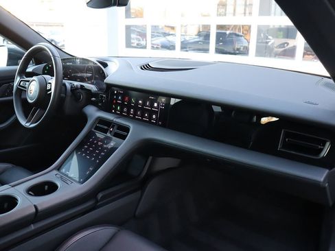 Used 2022 Porsche Taycan 4 Cross Turismo image 14