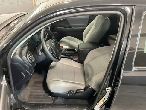 Used 2023 Toyota Tacoma SR AWD/4WD image 11