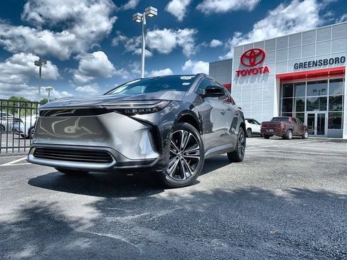 Used 2024 Toyota bZ4X FWD image 4