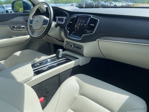 Used 2023 Volvo XC90 B6 Plus w/ Protection Package Premier AWD/4WD image 12