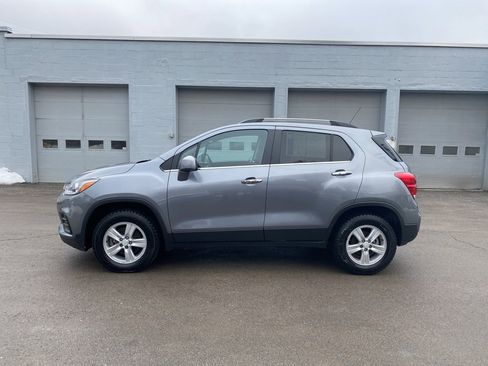 Certified 2020 Chevrolet Trax LT w/ LT Convenience Package image 6