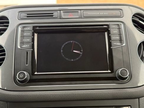 Used 2018 Volkswagen Tiguan Limited image 30