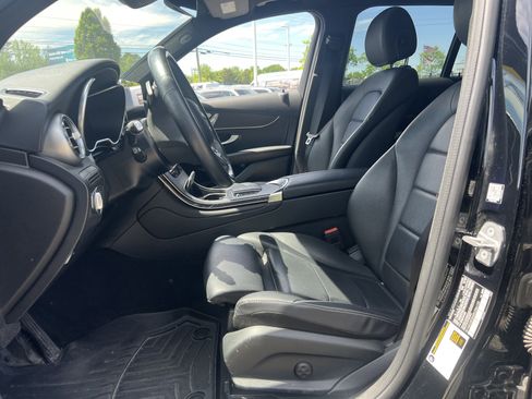 Used 2021 Mercedes-Benz GLC 300 4MATIC image 16