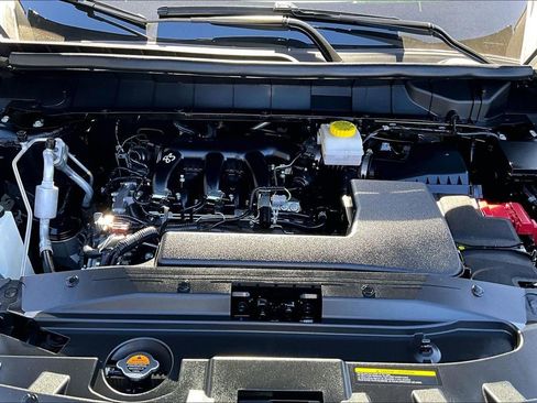 Used 2025 Nissan Pathfinder SL image 13