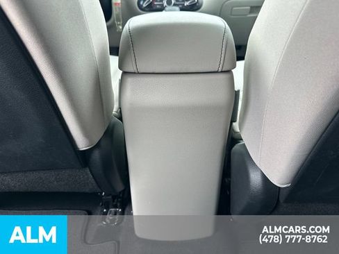 Used 2025 Kia Soul LX w/ LX Technology Package FWD image 26