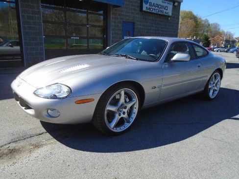 Used 2001 Jaguar XKR Coupe RWD image 2