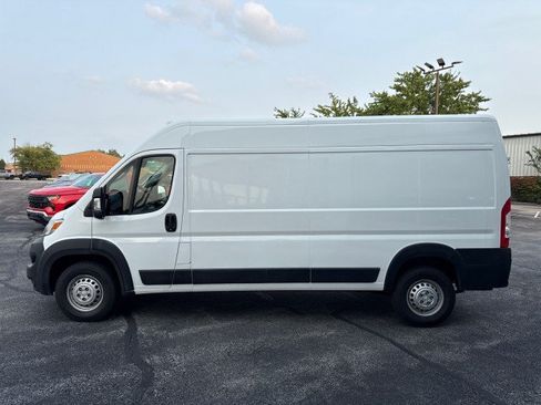 Used 2025 RAM ProMaster 2500 w/ Convenience Group FWD image 6