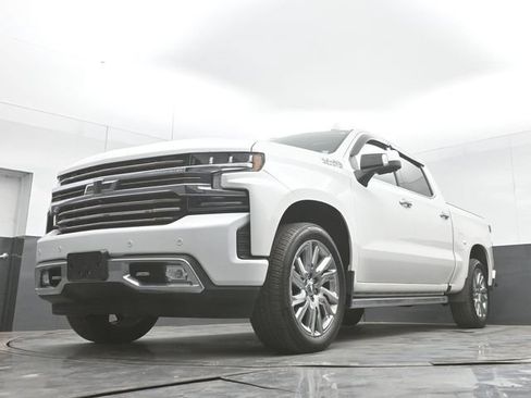 Used 2019 Chevrolet Silverado 1500 High Country w/ High Country Premium Package AWD/4WD image 44