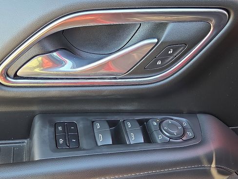 Used 2023 Chevrolet Tahoe Z71 w/ Luxury Package image 14