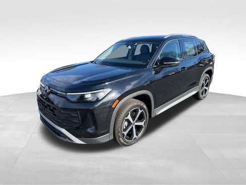 New 2026 Volkswagen Tiguan SE image 1