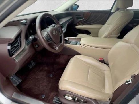 Used 2018 Lexus LS 500 AWD w/ Accessory Package (Z2) image 8