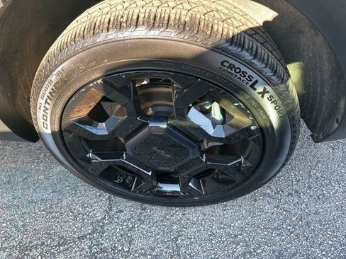 Used 2025 Kia Sorento SX AWD/4WD image 7