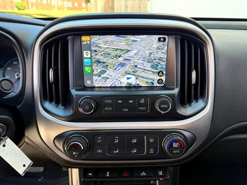 Used 2018 GMC Canyon SLE w/ SLE Convenience Package image 11