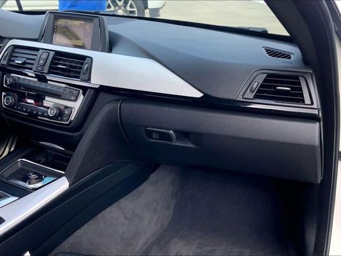 Used 2014 BMW 435i Convertible image 17