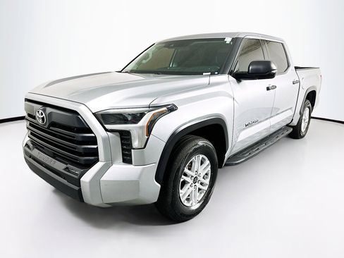 Used 2022 Toyota Tundra SR5 w/ Convenience Package image 7