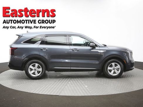 Used 2024 Kia Sorento LX FWD image 45