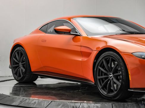 Used 2020 Aston Martin V8 Vantage Coupe RWD image 31