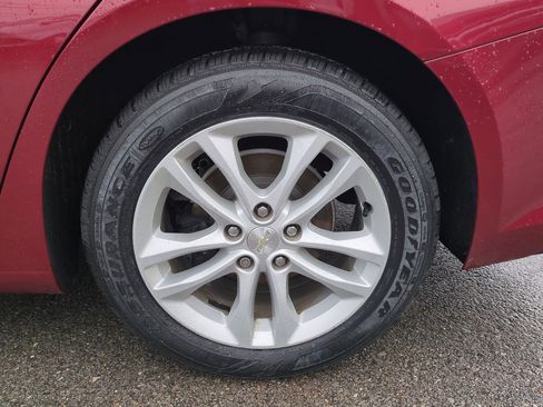 Used 2018 Chevrolet Malibu LT image 31