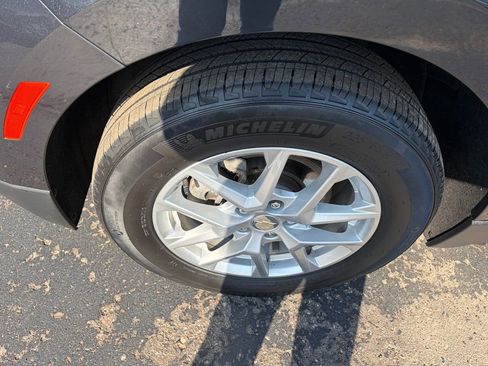 Used 2022 Chevrolet Equinox LS FWD image 11