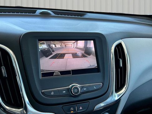 Used 2023 Chevrolet Equinox LT w/ Driver Convenience Package FWD image 10