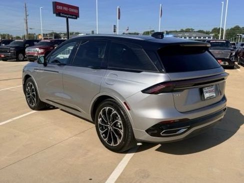 Used 2025 Lincoln Nautilus Reserve AWD/4WD image 37