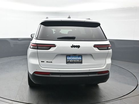 Used 2023 Jeep Grand Cherokee L Laredo image 5