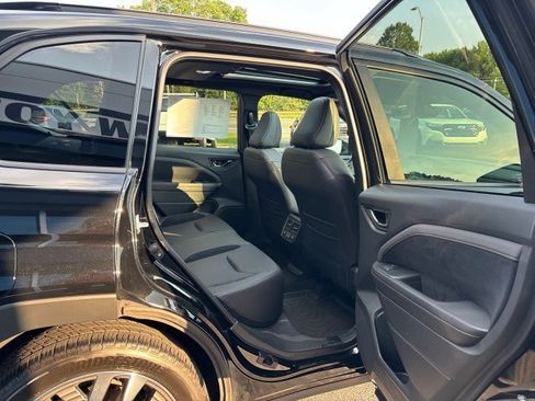 Certified 2025 Subaru Forester Touring w/ Popular Package - Touring AWD/4WD image 40