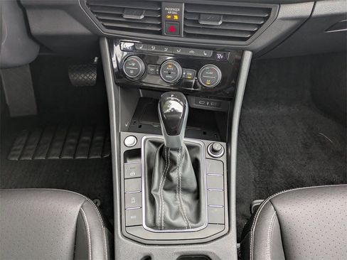 Used 2023 Volkswagen Jetta SE image 18